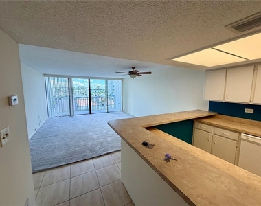 450 Treasure Island Cwy - Photo Thumbnail 2