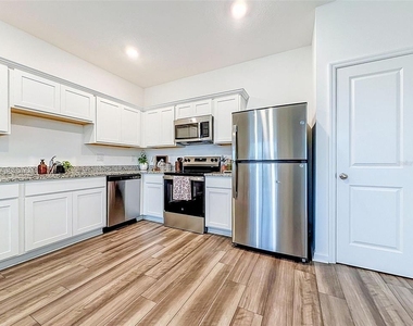 6311 Kay Morgan Lane - Photo Thumbnail 28
