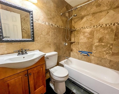 21026 Voyager Boulevard - Photo Thumbnail 9