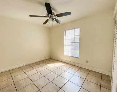 21026 Voyager Boulevard - Photo Thumbnail 5