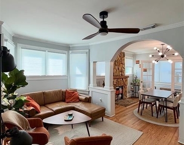 4623 Iris Street N - Photo Thumbnail 13