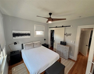4623 Iris Street N - Photo Thumbnail 16