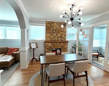 4623 Iris Street N - Photo Thumbnail 10