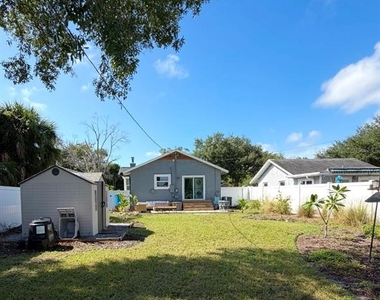 4623 Iris Street N - Photo Thumbnail 30
