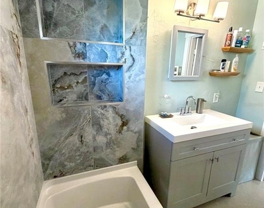 4623 Iris Street N - Photo Thumbnail 22
