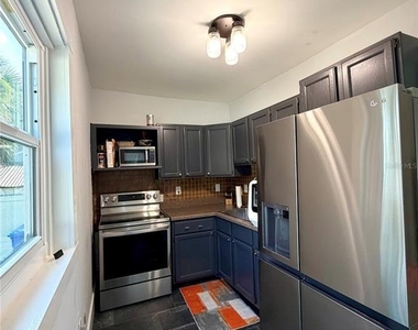 4623 Iris Street N - Photo Thumbnail 24