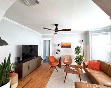 4623 Iris Street N - Photo Thumbnail 12