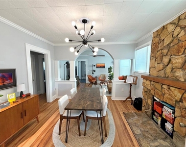 4623 Iris Street N - Photo Thumbnail 5