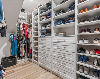 2443 Portico Street - Photo Thumbnail 21