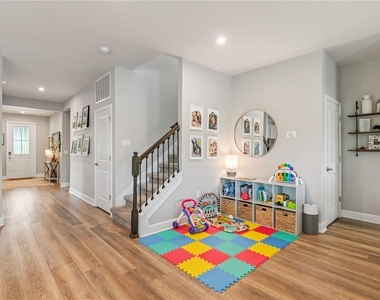 2443 Portico Street - Photo Thumbnail 14
