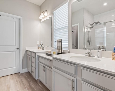 2443 Portico Street - Photo Thumbnail 18
