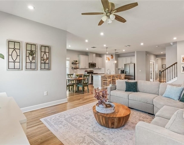 2443 Portico Street - Photo Thumbnail 13