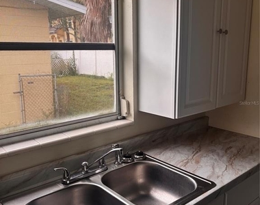 139 38th Avenue Se - Photo Thumbnail 6
