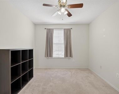 2605 Oleander Lakes Drive - Photo Thumbnail 44