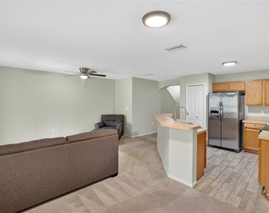 2605 Oleander Lakes Drive - Photo Thumbnail 12