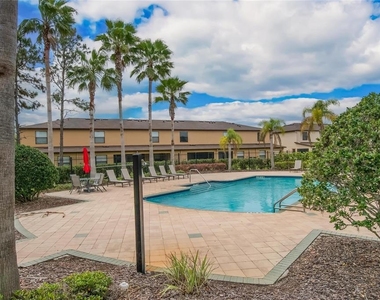 2605 Oleander Lakes Drive - Photo Thumbnail 2