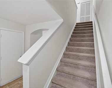 2605 Oleander Lakes Drive - Photo Thumbnail 26