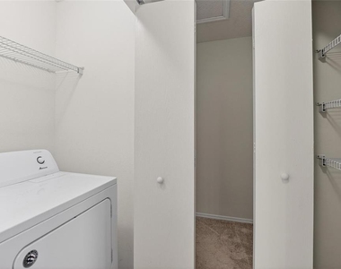 2605 Oleander Lakes Drive - Photo Thumbnail 39