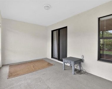 2605 Oleander Lakes Drive - Photo Thumbnail 23