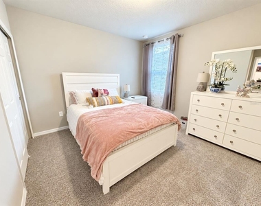 3012 Cassidy Lane - Photo Thumbnail 16