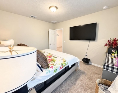 3012 Cassidy Lane - Photo Thumbnail 11