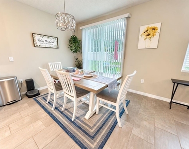 3012 Cassidy Lane - Photo Thumbnail 24