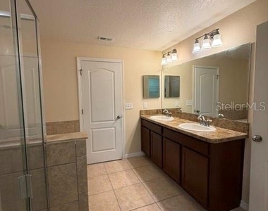 3021 Salford Street - Photo Thumbnail 27