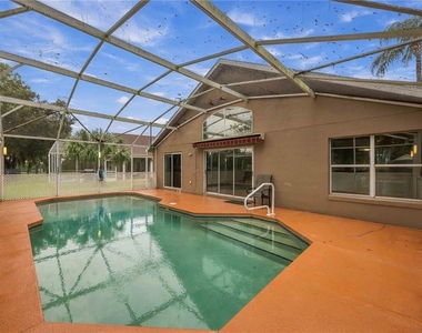 2211 Mallory Circle - Photo Thumbnail 29
