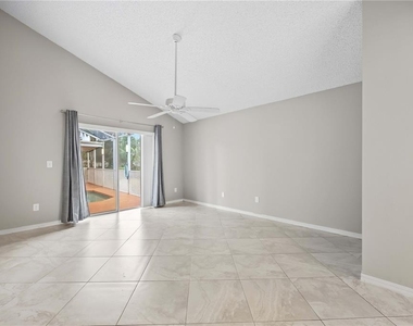 2211 Mallory Circle - Photo Thumbnail 16