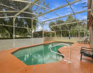 2211 Mallory Circle - Photo Thumbnail 27