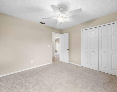 2211 Mallory Circle - Photo Thumbnail 24
