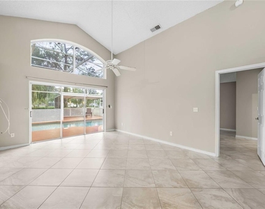 2211 Mallory Circle - Photo Thumbnail 5