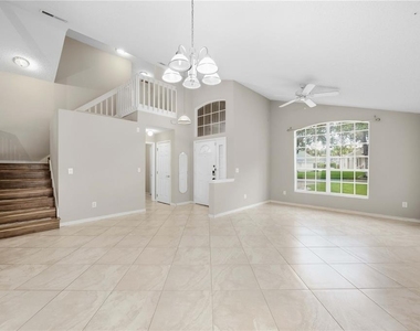 2211 Mallory Circle - Photo Thumbnail 3