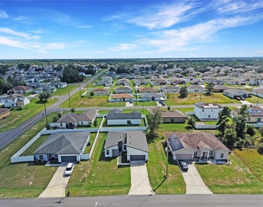 302 Elderberry Court - Photo Thumbnail 21