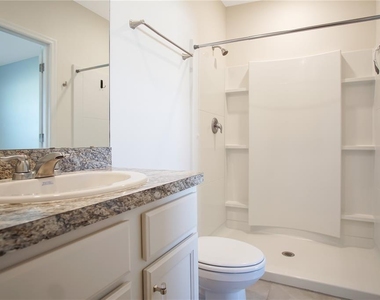 409 Corso Loop - Photo Thumbnail 15