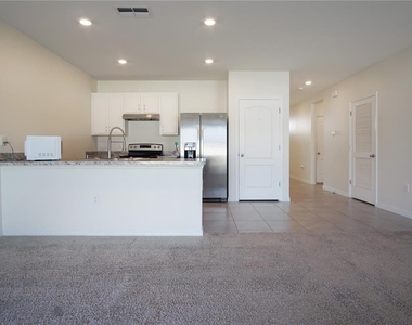 409 Corso Loop - Photo Thumbnail 7