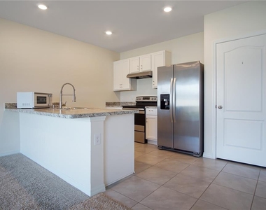 409 Corso Loop - Photo Thumbnail 5