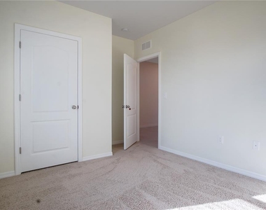 409 Corso Loop - Photo Thumbnail 19