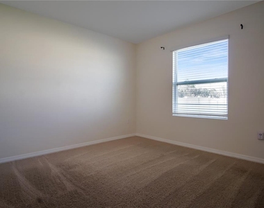 409 Corso Loop - Photo Thumbnail 11