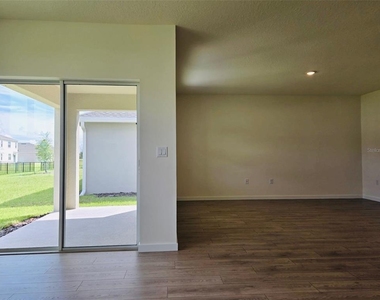 1012 Champion Ridge Drive - Photo Thumbnail 8