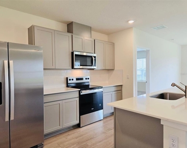 1012 Champion Ridge Drive - Photo Thumbnail 5