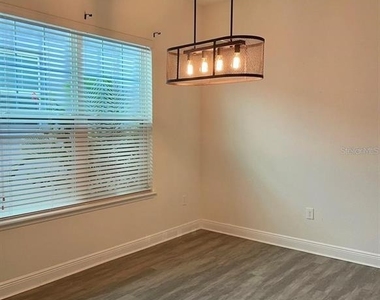 9469 Meadow Hunt Way - Photo Thumbnail 5