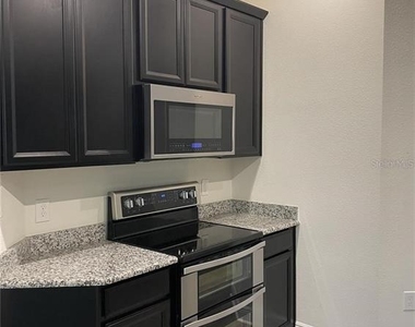 9469 Meadow Hunt Way - Photo Thumbnail 3