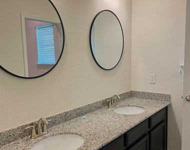 9469 Meadow Hunt Way - Photo Thumbnail 12