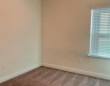 9469 Meadow Hunt Way - Photo Thumbnail 10