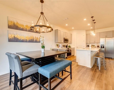 2374 Lancashire Street - Photo Thumbnail 6