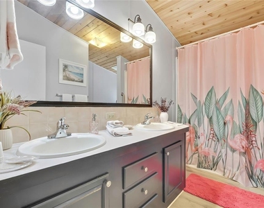 6388 W Oaklawn Street - Photo Thumbnail 15