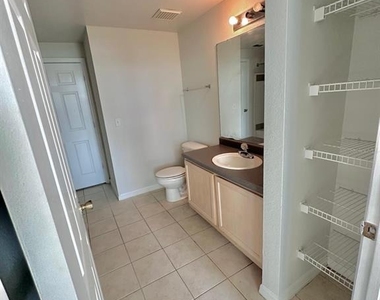 3250 Corona Village Way - Photo Thumbnail 18