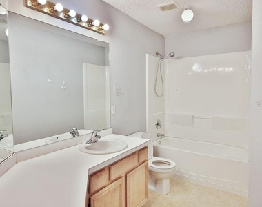 1098 Sugarberry Trail - Photo Thumbnail 7