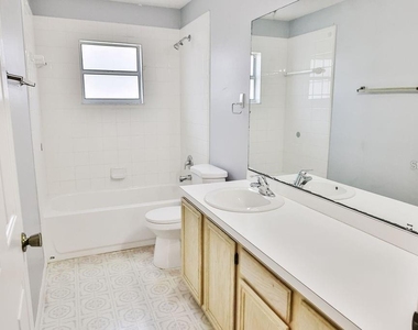 1098 Sugarberry Trail - Photo Thumbnail 4
